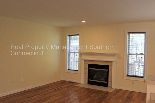 Building Photo - 157 Leeder Hill Dr