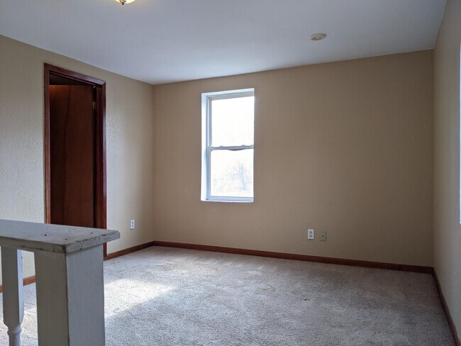 Building Photo - 630 Lincoln Ave