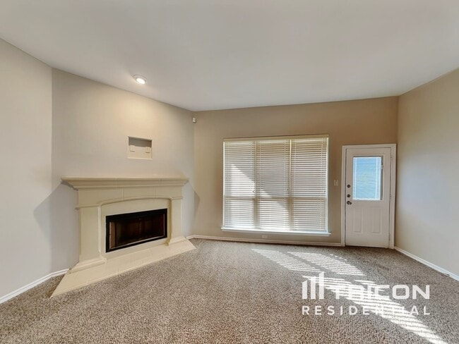 Building Photo - 718 River Run Dr