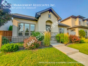 Building Photo - 11277 W Portola St