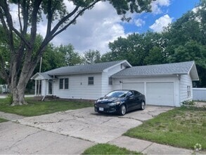 Building Photo - 1346 N Hewett Ave