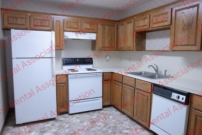 Building Photo - 1047 Sanders Ln