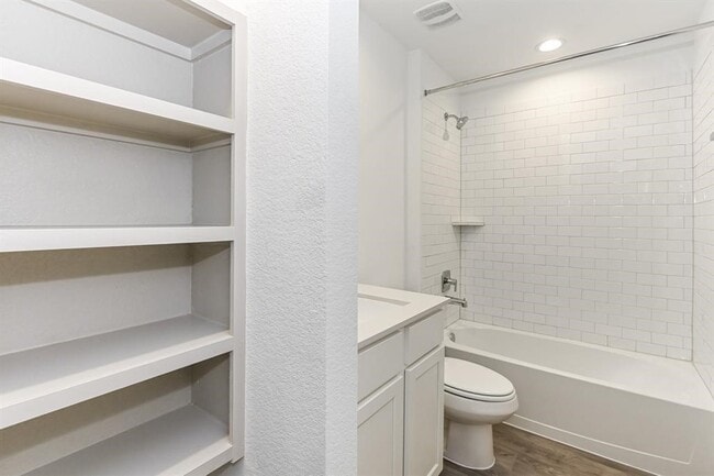 Building Photo - 226 Serena Pk Ln