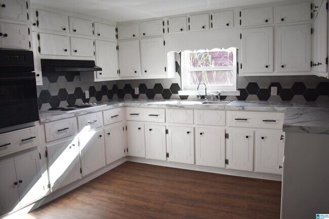 Foto del edificio - 144 2nd St NW