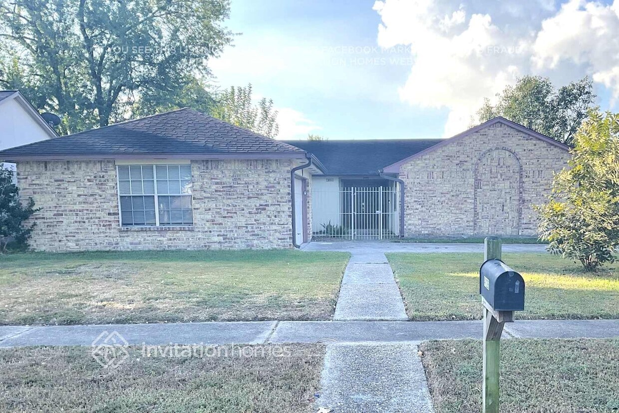 Primary Photo - 4126 Sequoia St