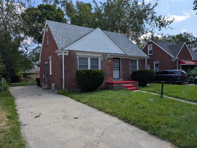 Foto del edificio - 20242 Ward Ave