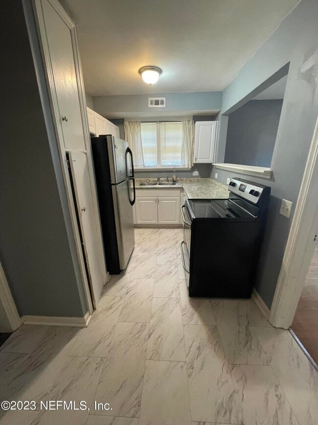 Building Photo - 2966 Remington St