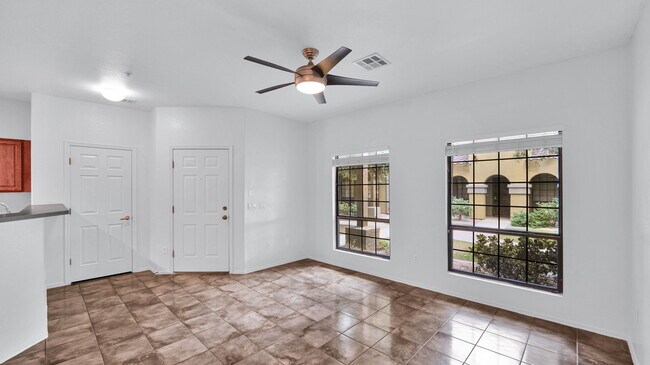 Sala de estar - 1702 E Bell Rd