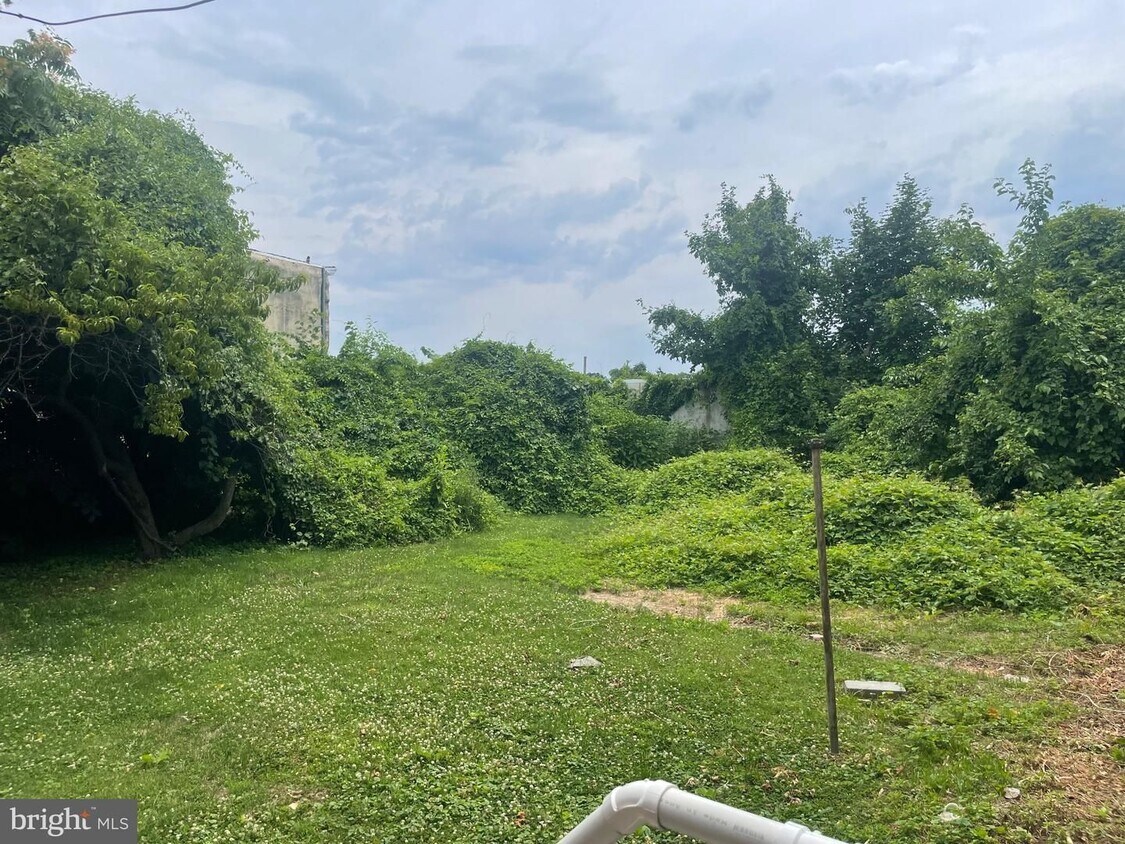 Foto del edificio - 412 E Walnut Ln