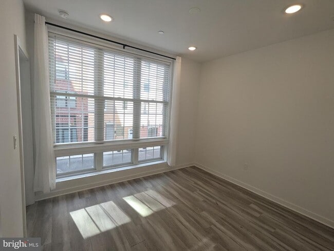 Building Photo - 1524 Ridge Ave