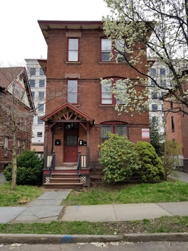 34 Hungerford St, Hartford, CT 06106 Apartments in Hartford, CT