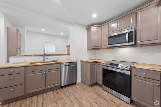Renovated 4 Bedroom Entire House for Rent
