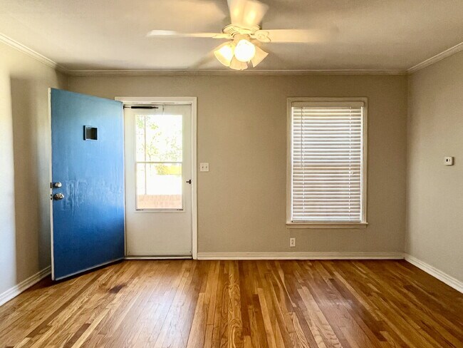 Foto del edificio - Charm, Comfort and Convenience!
