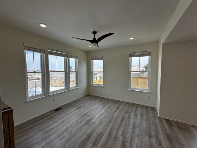 Building Photo - "Spacious 3-Bedroom Townhouse Retreat in T...