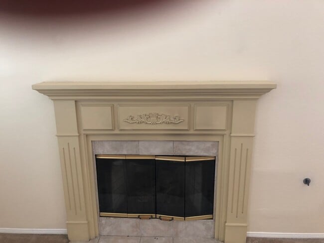 Building Photo - 460 Middlebury Ct