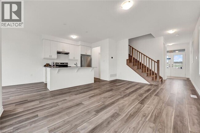Building Photo - 236 Stamson St