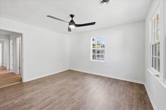 Building Photo - 519 S 13th St