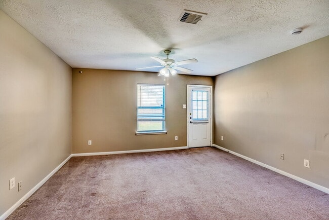 Building Photo - 13118 Kingston Point Ln