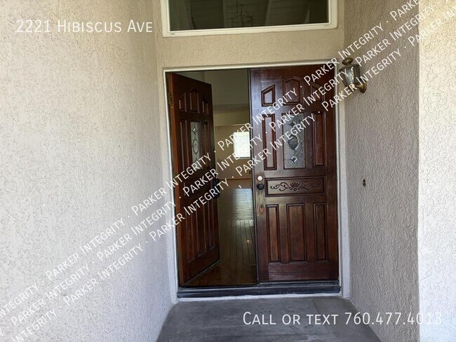 Foto del edificio - 2221 Hibiscus Ave