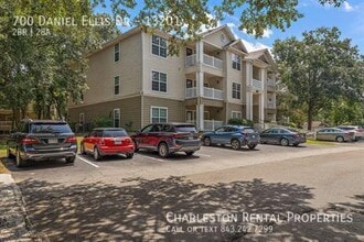 Building Photo - 700 Daniel Ellis Dr