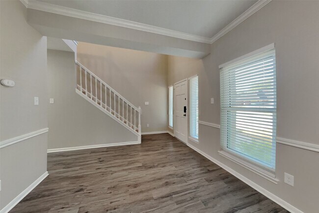 Foto del edificio - 1021 Glenview Dr