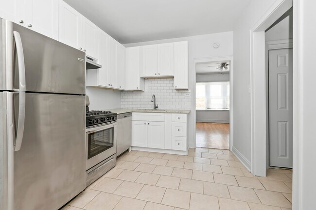 Building Photo - 2618 W 64th St