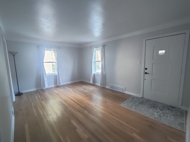 Foto del edificio - 1035 14 Mile Rd