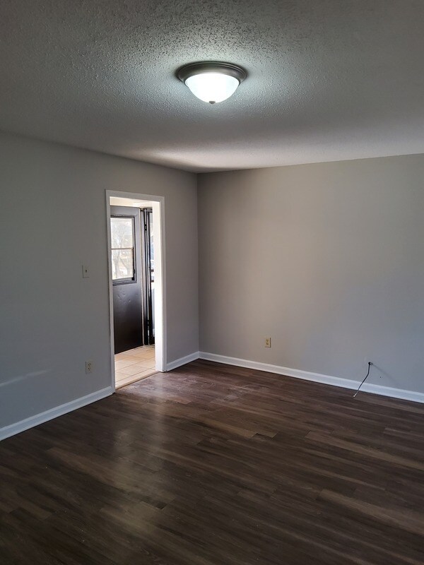 Foto del edificio - 3405 Greenway Dr