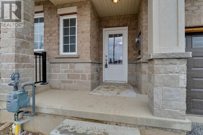 Building Photo - 6 Jellicoe Ct