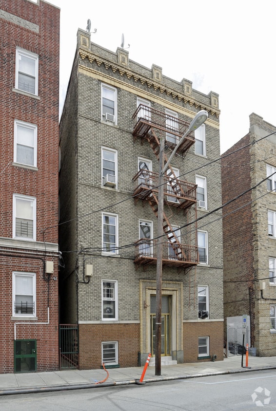 Primary Photo - 1512 Bergenline Ave