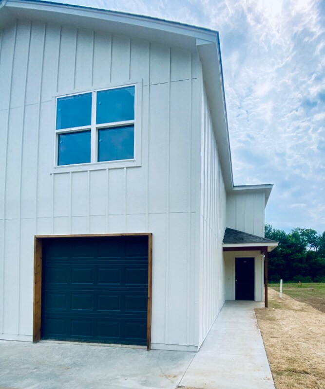 215 S Fairland Ave, Coweta, OK 74429 Townhome Rentals in Coweta OK