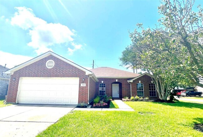 Building Photo - 17043 Gleneviss Dr