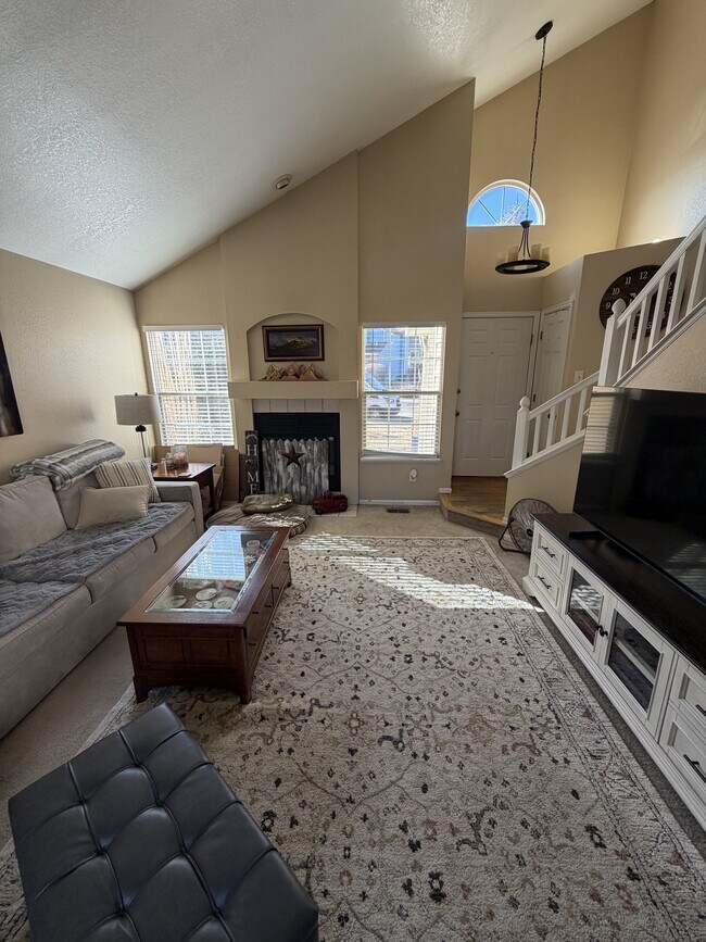 Foto del edificio - 4268 Stoneridge Dr