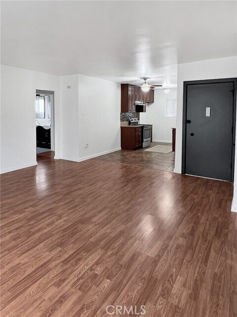 Foto del edificio - 5620 Woodman Ave