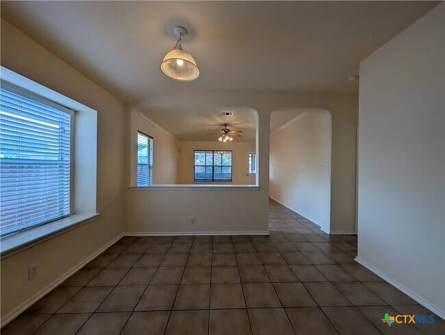 Building Photo - 268 Goliad Dr