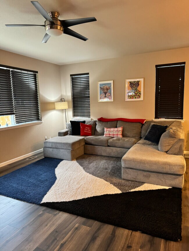 Foto del edificio - 11829 Churchfield St