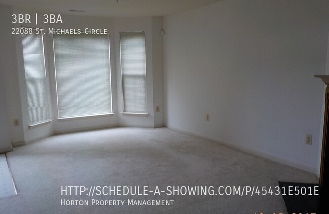 Building Photo - 3 Bedroom, 2 Full Bath, 1 Half Bath Townhome