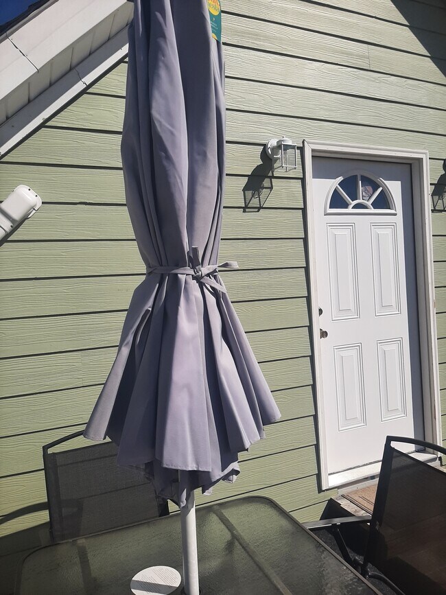 Foto del edificio - 4124 Johnson Branch Rd