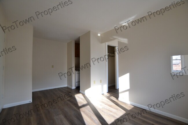 Foto del edificio - 226 N Broadway St