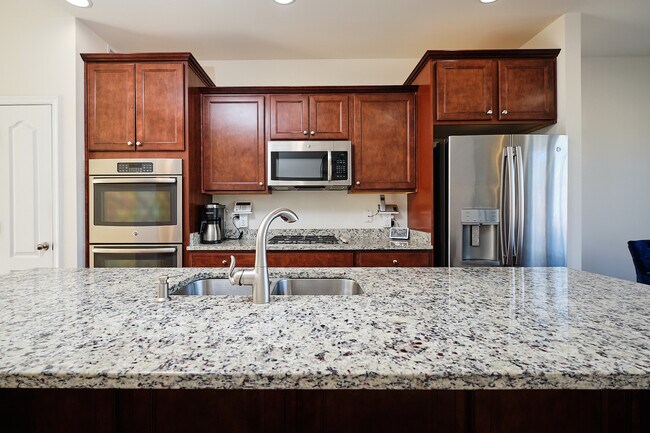 Foto del edificio - 3705 Roosevelt Pl NE