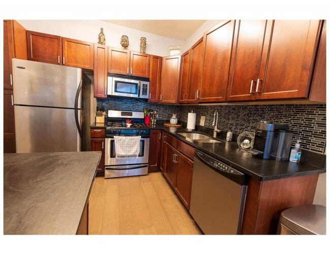 Photo - 909 W Washington Blvd Apartment