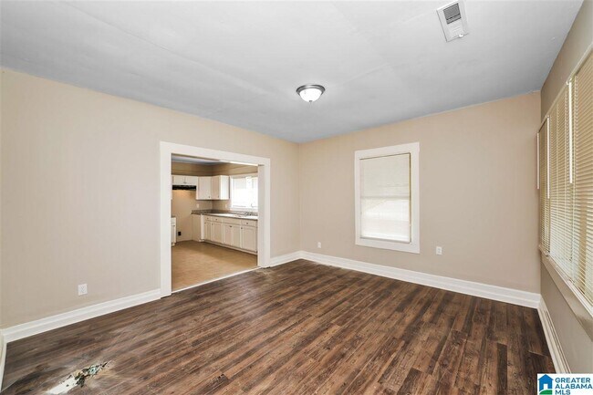 Building Photo - 3309 Ave B