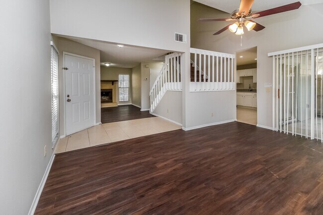 Foto del edificio - 1240 Crossfield Dr