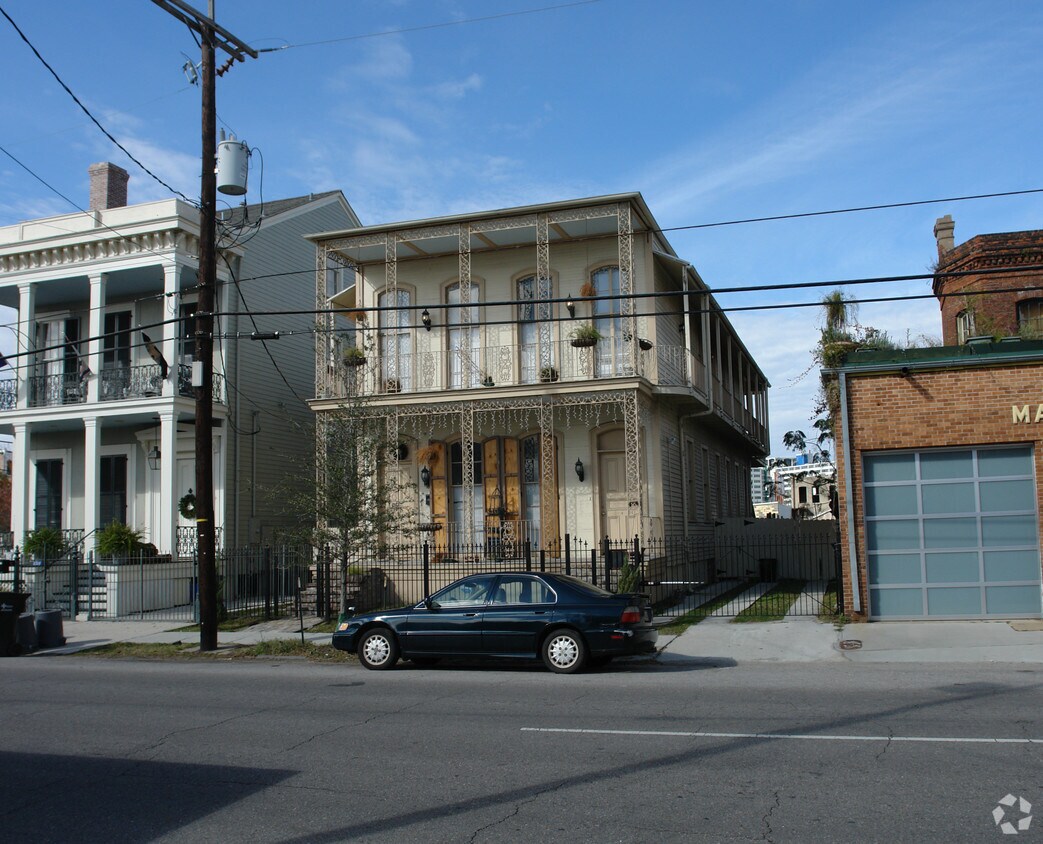 Primary Photo - 1231 Baronne St