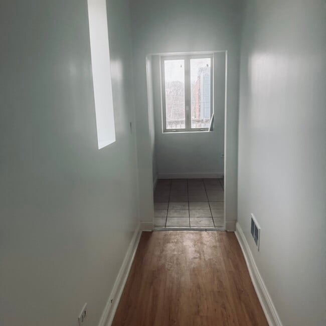 Foto del edificio - 1412 E Marquette Rd