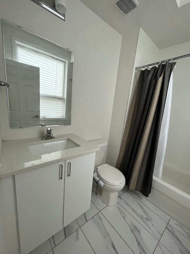 Photo du bâtiment - 624 Rexdale Blvd