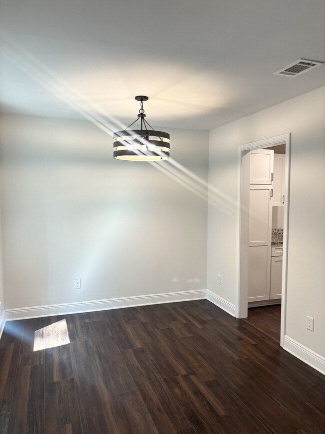 Foto del edificio - 1701 Paulding Ave