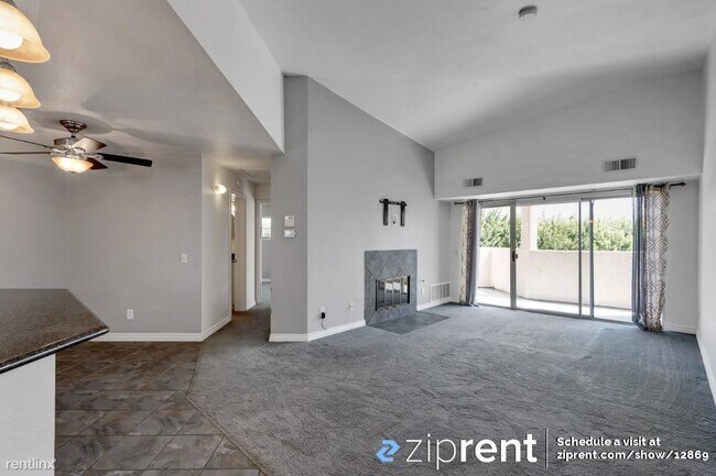 Building Photo - 2 br, 2 bath Condo - 7084 Camino Degrazia,...