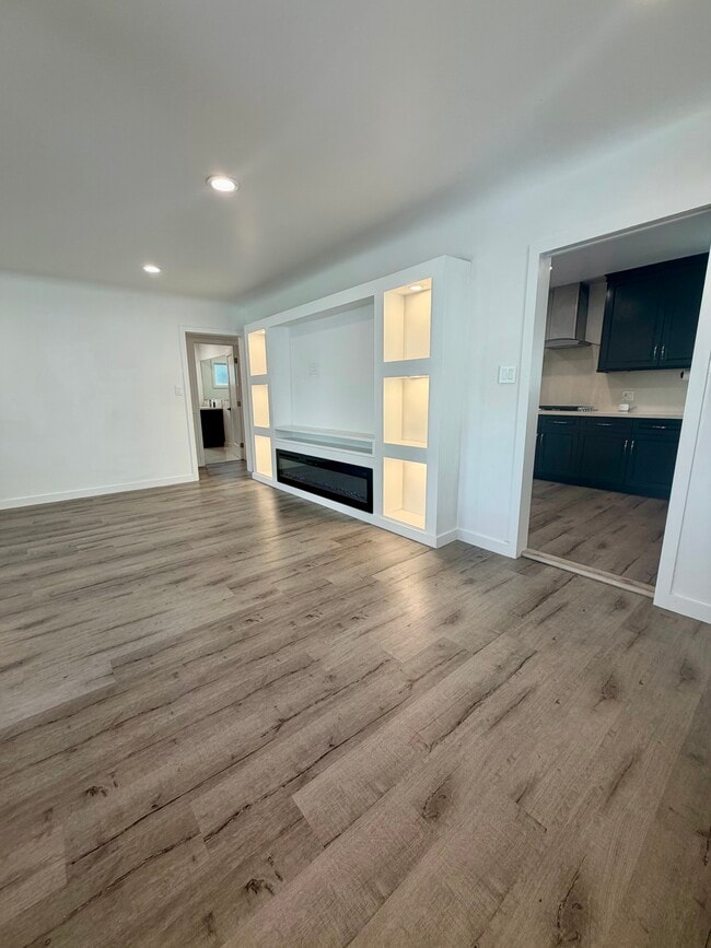 Foto del edificio - 4225 Tuller Ave