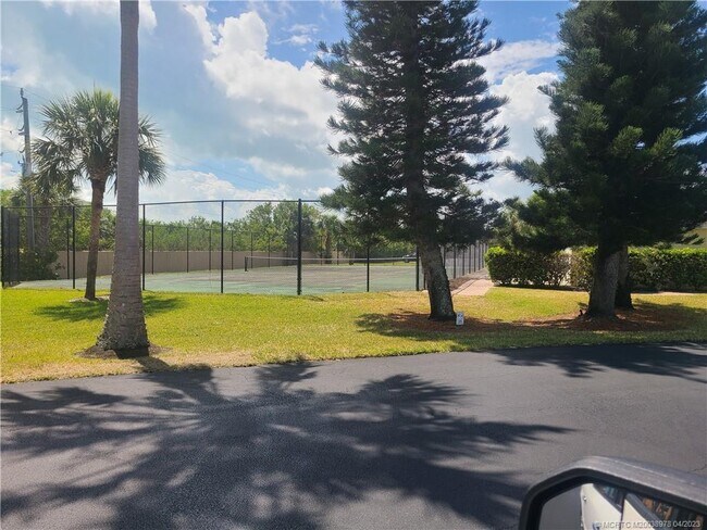 Building Photo - 600 Indian River Dr